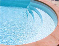 Piscine fond blanc couleur construction coque