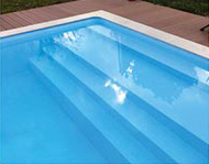 Piscine fond bleu couleur construction coque